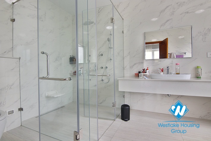  Massive ambassador corner villa for rent in Vinhomes Riverside - Long Bien